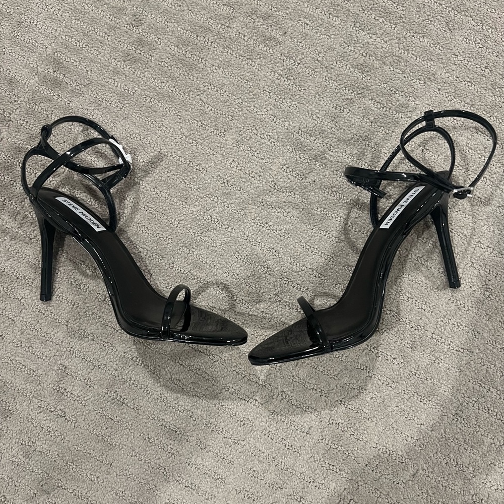 STEVE MADDEN STRAPPY BLACK HEELS